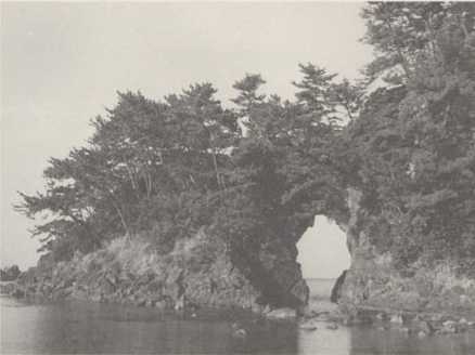 写真142 高浜矢穴(明鏡洞、高浜町)