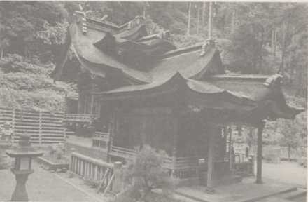 写真218 大滝神社の本殿および拝殿