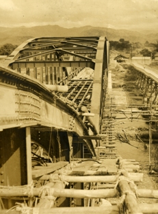 建設中の九頭竜橋