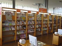 シニア向け「いきいきライフ応援コーナー」（図書コーナー）